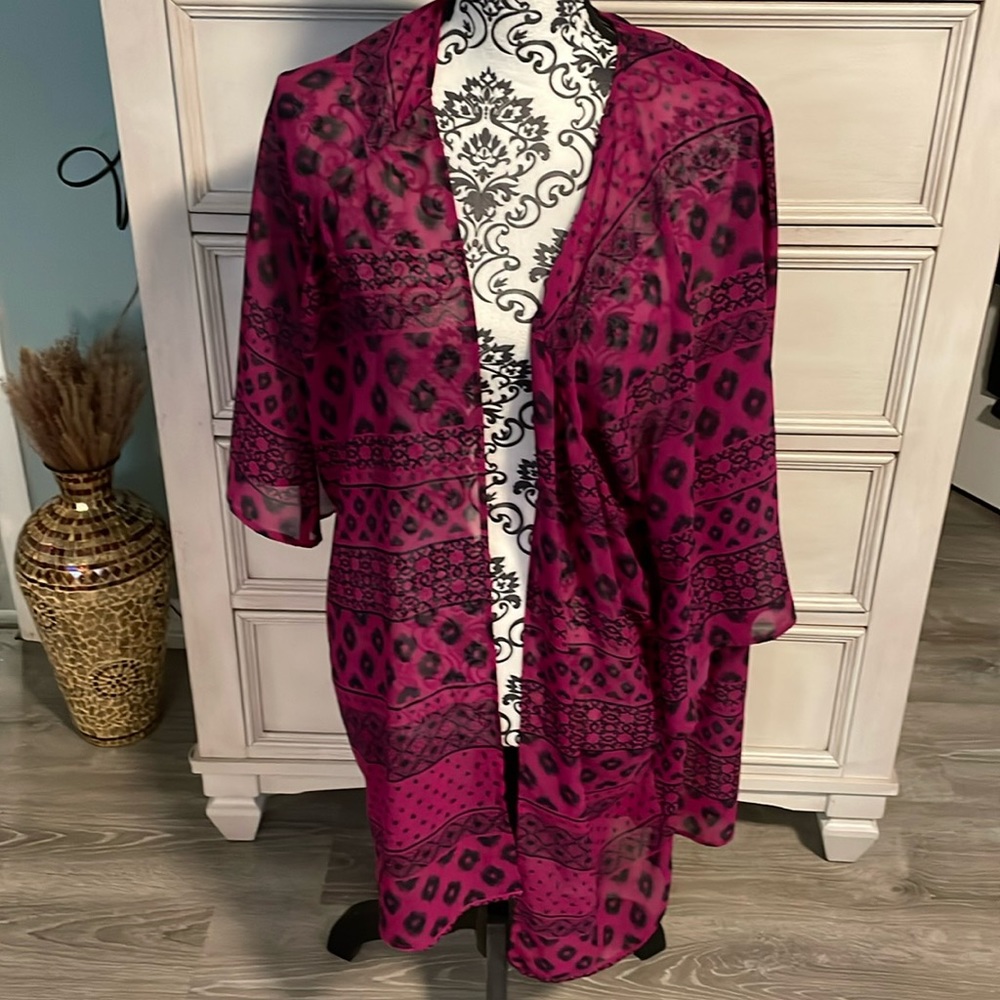 Express vibrant flowy beautiful Kimono small